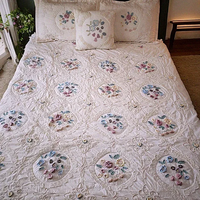 Flour Sack Cloth F/Q Quilt Set 5 Piece Floral Crotchet Scalloped Edge Ruffles