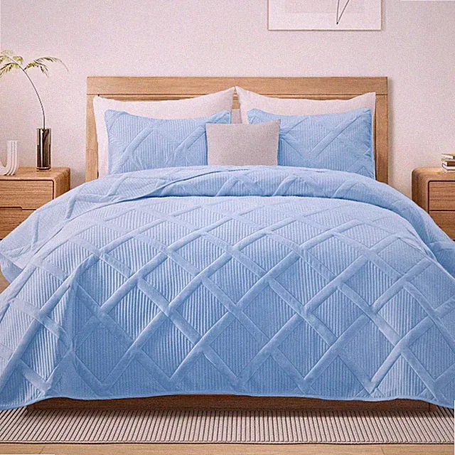 Full Queen Size Quilt Set with Modern Striped Pattern, 3 Pieces Lightweight G...